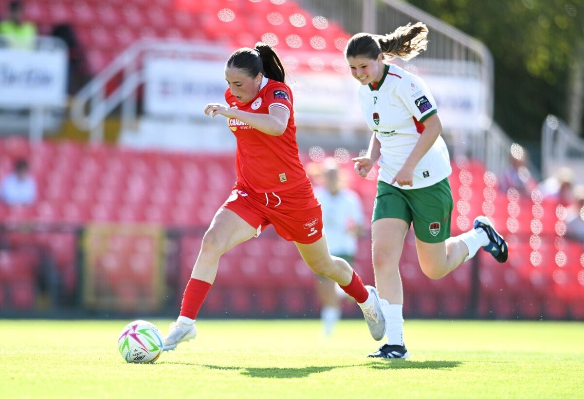 Halle Harcourt of Shelbourne races clear of Anna Cronin of Cork City. Picture: Paul Phelan/Sportsfile Halle Harcourt of Shelbourne races clear of Anna Cronin of Cork City. Picture: Paul Phelan/Sportsfile