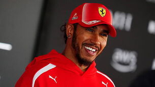 Lewis Hamilton hailed a ‘classy gentleman’ after visiting Kim Kardashian on set