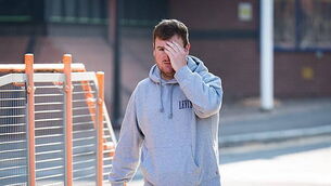 Man (31) on stag do flight to Vegas fined for abusing crew in toilet row Man (31) on stag do flight to Vegas fined for abusing crew in toilet row