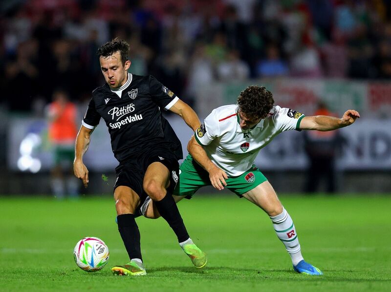 Wexford's Jamie Wynne with Harry Nevin of Cork City. Picture: ©INPHO/Tom O'Hanlon