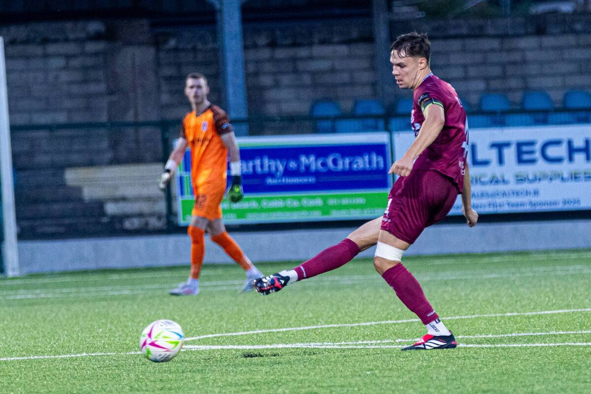 Cian Coleman plays a pass out wide for Cobh Ramblers against Longford Town. Picture: Adam Sheehan.