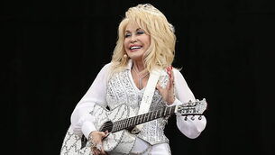 Dolly Parton’s most iconic fashion moments Dolly Parton’s most iconic fashion moments