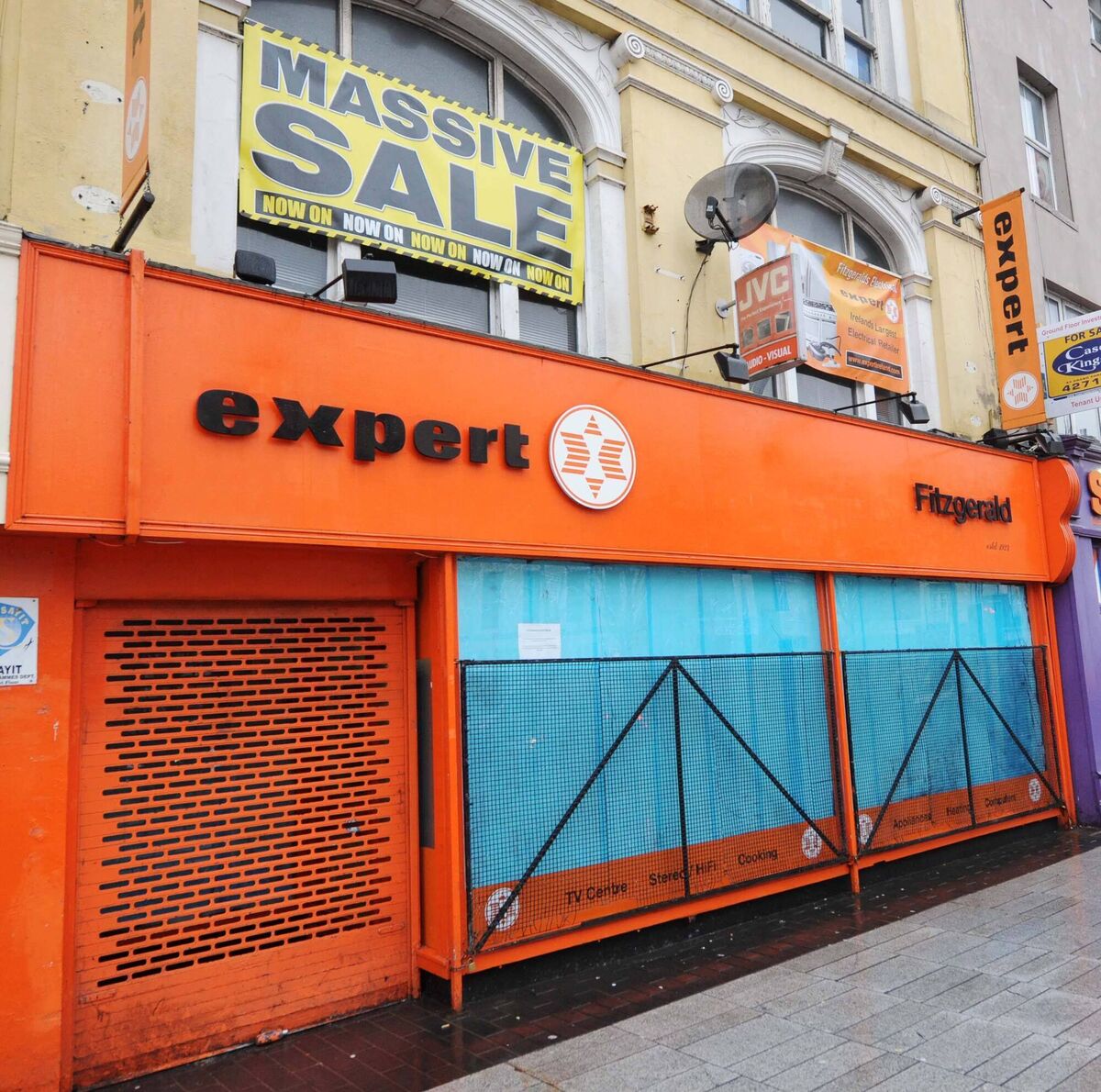 Fitzgerald Electrical on Grand Parade, Cork, soon after it closed in 2013 after nearly 90 years in business. Jo Kerrigan recalls a wonderful repair man out the back who fixed lots of products. Picture: Denis Minihane. Fitzgerald Electrical on Grand Parade, Cork, soon after it closed in 2013 after nearly 90 years in business. Jo Kerrigan recalls a wonderful repair man out the back who fixed lots of products. Picture: Denis Minihane.