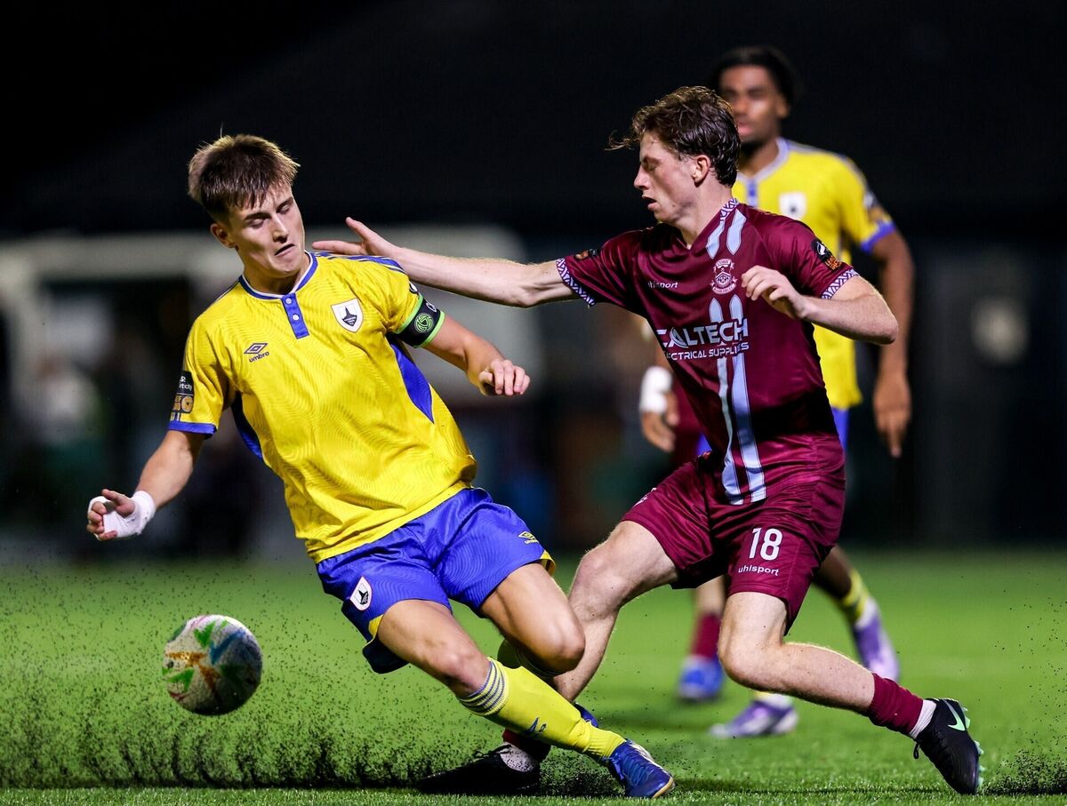 Alex O'Brien of Longford Town in action against Dara McCormick of Cobh Ramblers. Picture: Michael P Ryan/Sportsfile Alex O'Brien of Longford Town in action against Dara McCormick of Cobh Ramblers. Picture: Michael P Ryan/Sportsfile