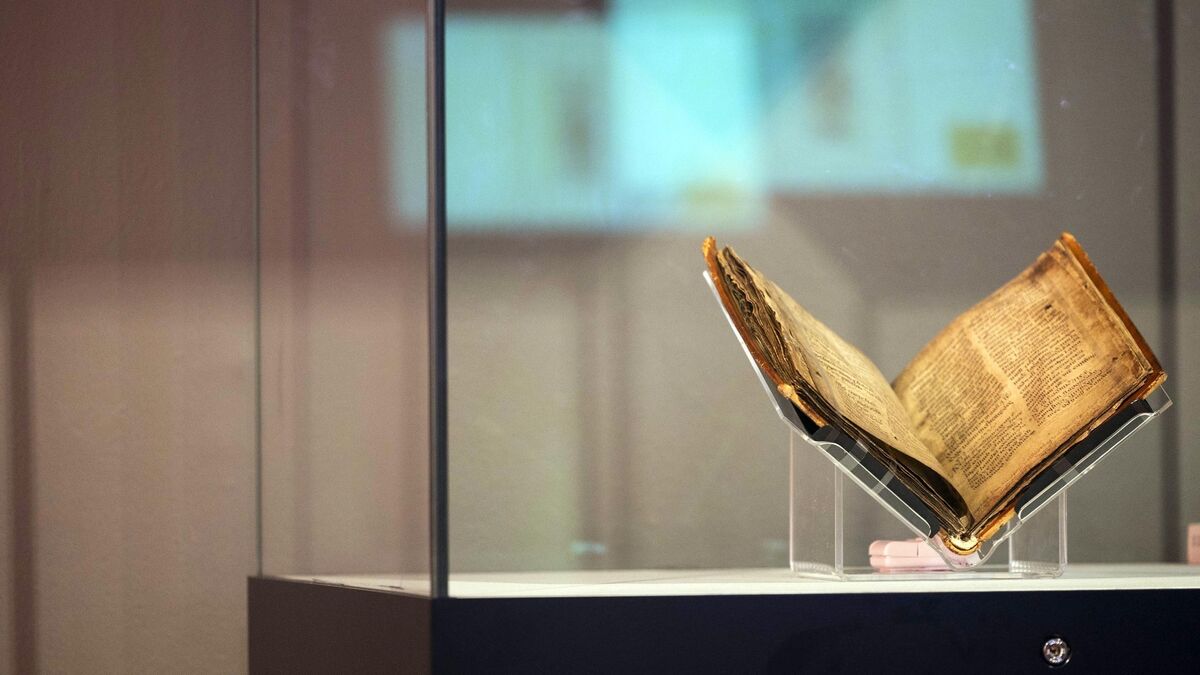Don't give our historic Irish annals back to Oxford, urges Sinn Féin TD