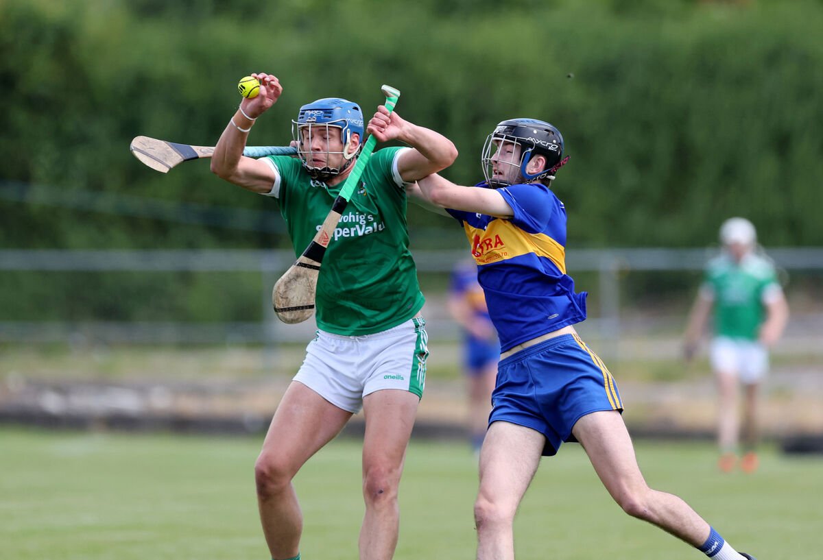 Kanturk forward Colin Walsh gets to the sliotar first. Picture: Jim Coughlan.
