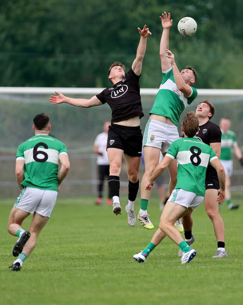 Adrian Carroll, Kiskeam, rises with Noe Kollar, Macroom. Picture: Jim Coughlan. Adrian Carroll, Kiskeam, rises with Noe Kollar, Macroom. Picture: Jim Coughlan.
