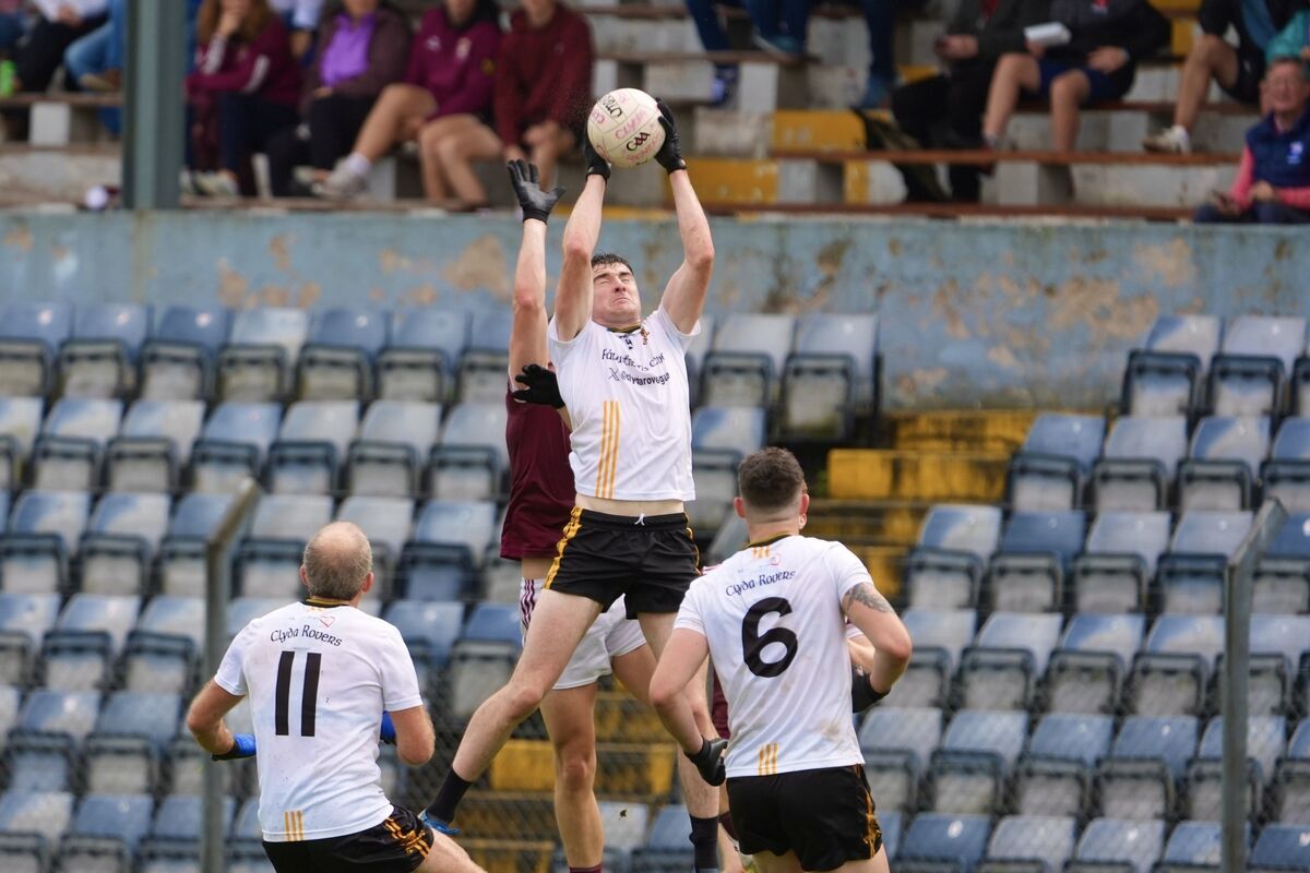 Clyda Rovers’ David Walsh catches a high ball. Picture: Noel Sweeney Clyda Rovers’ David Walsh catches a high ball. Picture: Noel Sweeney