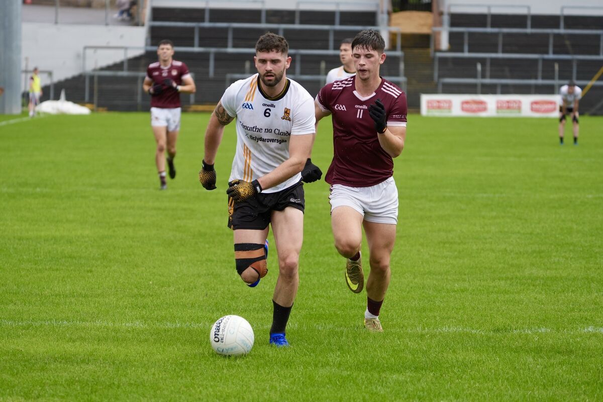 Clyda Rovers’ Gary Deane and Bishopstown’s Kieran McFadden battle for possession. Picture: Noel Sweeney Clyda Rovers’ Gary Deane and Bishopstown’s Kieran McFadden battle for possession. Picture: Noel Sweeney