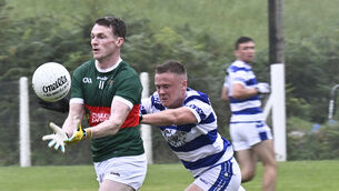 <p>Dara Ó Se in action for Clonakilty against Castlehaven. Picture: Martin Walsh.</p>
