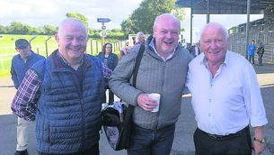 <p class="contextmenu internal_Caption">John Arnold (right) with Denis Burns and racing commentator Jerry Hannon in Kilbeggan for a recent race meeting</p> <p class="contextmenu internal_Caption">John Arnold (right) with Denis Burns and racing commentator Jerry Hannon in Kilbeggan for a recent race meeting</p>