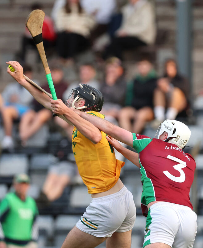 Cillian Timmons, Aghabullogue, puts pressure on Cillian O'Callaghan, Dungourney, under the dropping ball. Picture: Jim Coughlan. Cillian Timmons, Aghabullogue, puts pressure on Cillian O'Callaghan, Dungourney, under the dropping ball. Picture: Jim Coughlan.