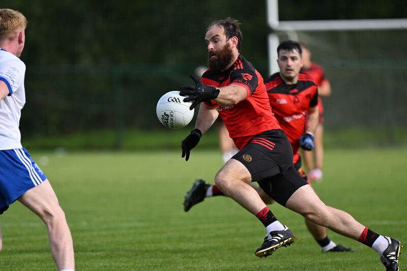 Cian O'Duinnín breaks through midfield for Béal Átha'n Ghaorthaidh. Picture: Larry Cummins Cian O'Duinnín breaks through midfield for Béal Átha'n Ghaorthaidh. Picture: Larry Cummins