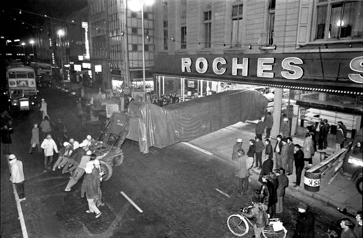 A new escalator is delivered to Roches Stores on Patrick Street, in November, 1971. TOP: A flyer advertising the reunion of former employees of Roches Stores in Cork taking place on October 30 A new escalator is delivered to Roches Stores on Patrick Street, in November, 1971. TOP: A flyer advertising the reunion of former employees of Roches Stores in Cork taking place on October 30