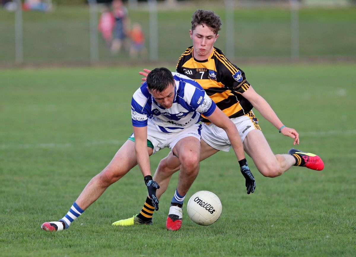 Eoghan Lehane of Canovee tackles Shane Buckley of Inniscarra. Picture: Jim Coughlan Eoghan Lehane of Canovee tackles Shane Buckley of Inniscarra. Picture: Jim Coughlan