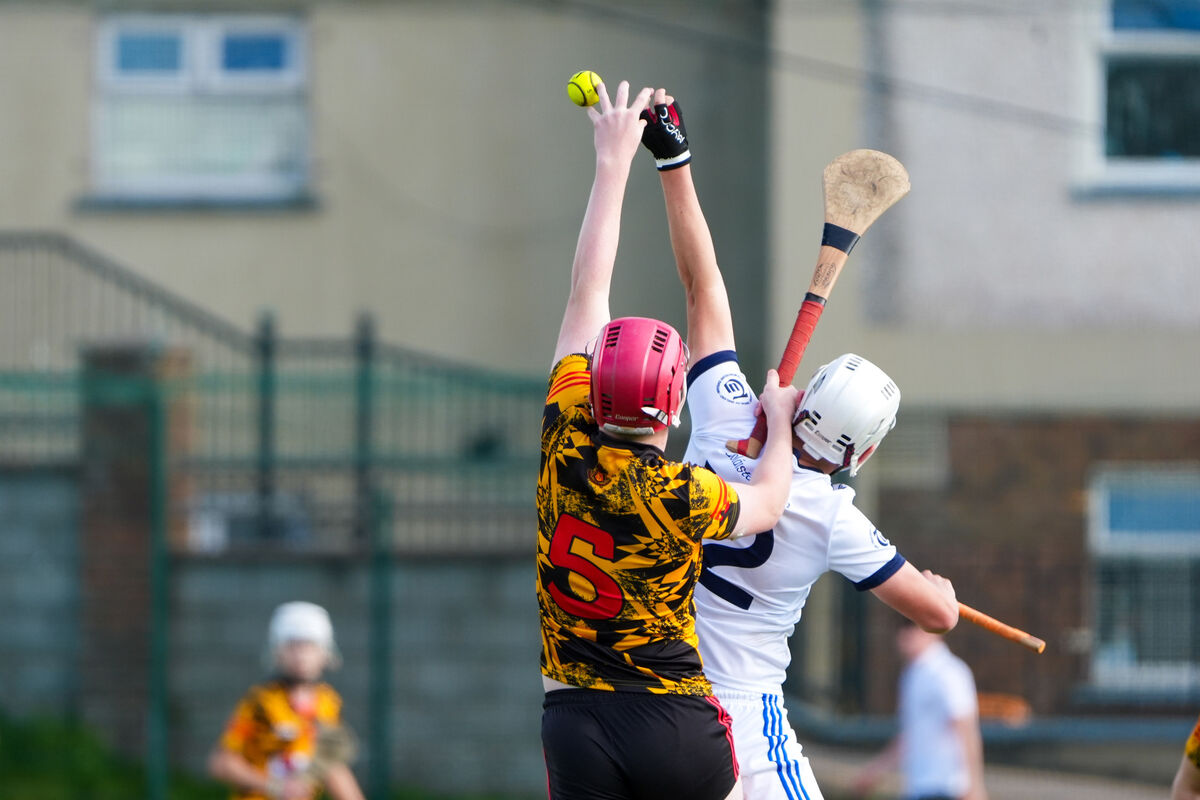 Players contest the dropping ball. Picture: Noel Sweeney Players contest the dropping ball. Picture: Noel Sweeney