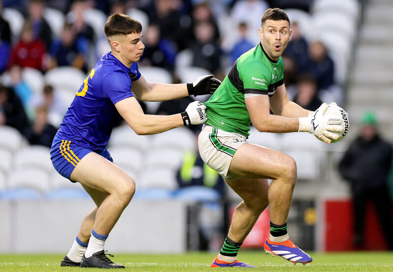 Nemo Rangers' goalkeeper Micheál Aodh Martin up against Rickey Barrett of St Finbarr's. Picture: Laszlo Geczo/INPHO Nemo Rangers' goalkeeper Micheál Aodh Martin up against Rickey Barrett of St Finbarr's. Picture: Laszlo Geczo/INPHO