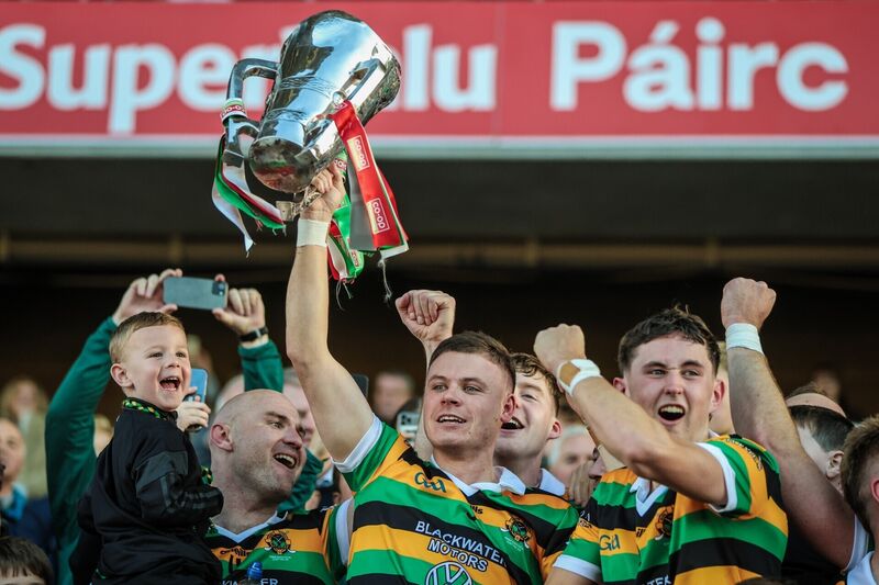 Adam Lynch of Glen Rovers lifts the Seán Óg Murphy Cup. Picture: INPHO/David Ribeiro