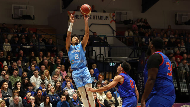 <p> Jalen Hodge, Neptune, shoots from James Beckom, UCC Demons, at Neptune Stadium. Picture: Jim Coughlan.</p> <p> Jalen Hodge, Neptune, shoots from James Beckom, UCC Demons, at Neptune Stadium. Picture: Jim Coughlan.</p>