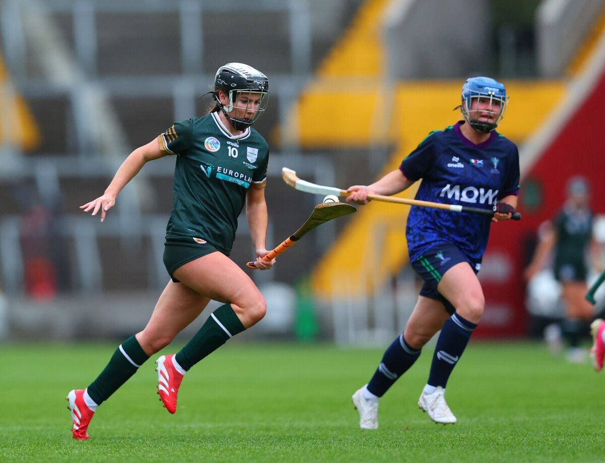 Ireland's Saoirse McCarthy takes on the Scottish defence. Picture: INPHO/Tom O'Hanlon