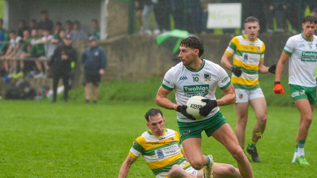 <p>Kanturk's Paul Walsh takes possession against Carbery Rangers. Picture: Noel Sweeney</p>