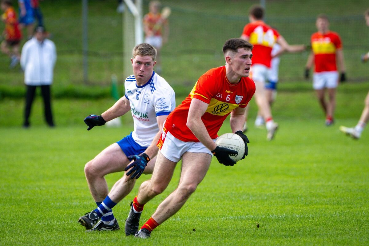 Éire Óg’s Conor McGoldrick is chased by Cill na Martra’s Anthony Cooney. Picture: Chani Anderson