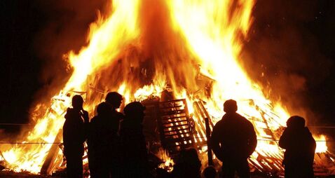 genericbonfire.jpg Surgeon issues fireworks warning after boy lost 'half his scrotum' at bonfire