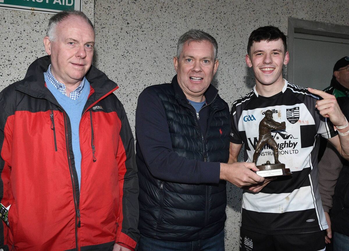 Donoughmore's Kevin O'Connell received the Mid Cork JAHC Man of the Match award from Brian O'Donovan and Ger Kelleher, Mid Cork Oils. Picture: John Tarrant Donoughmore's Kevin O'Connell received the Mid Cork JAHC Man of the Match award from Brian O'Donovan and Ger Kelleher, Mid Cork Oils. Picture: John Tarrant