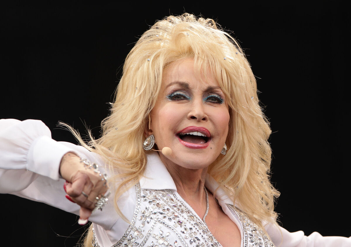 Dolly Parton’s international book-gifting programme was inspired by the star’s impoverished beginnings in rural Tennessee as one of 12 children whose father, Robert Lee Parton Snr, was an illiterate sharecropper.