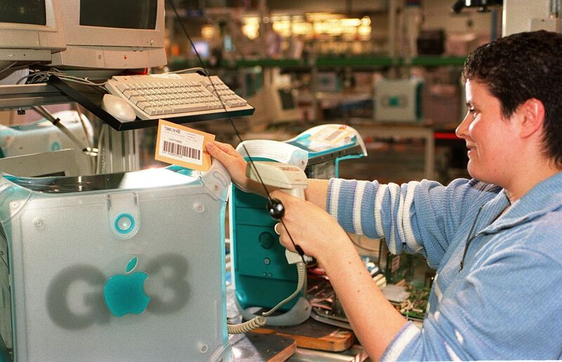 Work on the Apple G 3 computer production line at Hollyhill, 1999.
