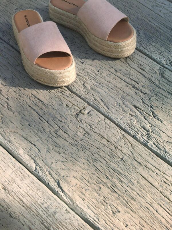 Driftwood weathered texture, Abbey Woods.