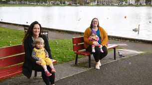 <p>Jane O'Regan, Cuidiú breastfeeding counsellor, and her daughter Nancy, (left) and Liz Griffin, Cuidiú member, and her daughter Fern, at the Lough, Cork.</p>
