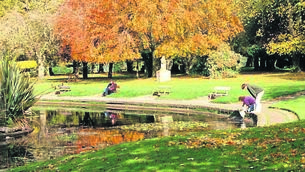 <p class="contextmenu internal_Caption">CHANGING LANDSCAPE: An autumn scene in Fitzgerald Park in The Mardyke, Cork</p>
