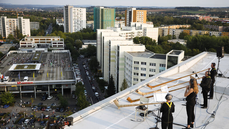Rooftop alphorns power virus-safe concert in Germany Rooftop alphorns power virus-safe concert in Germany