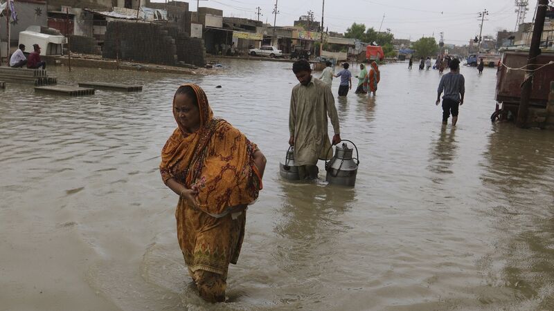 Flash floods kill 15 in popular tourist destination in Pakistan Flash floods kill 15 in popular tourist destination in Pakistan