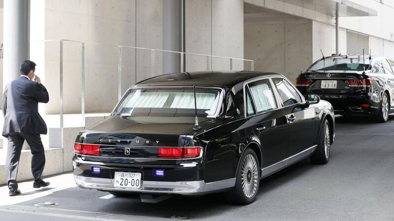 Japan’s prime minister Shinzo Abe taken to hospital ‘for check-up’ Japan’s prime minister Shinzo Abe taken to hospital ‘for check-up’