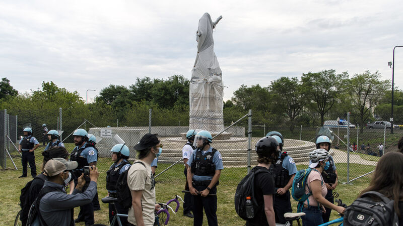 Chicago removes statue of Christopher Columbus from Grant Park