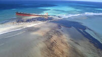 Mauritius scrambles to counter oil spill from grounded ship