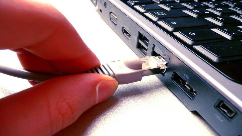 Students flock to church car park in county Cork to use wifi