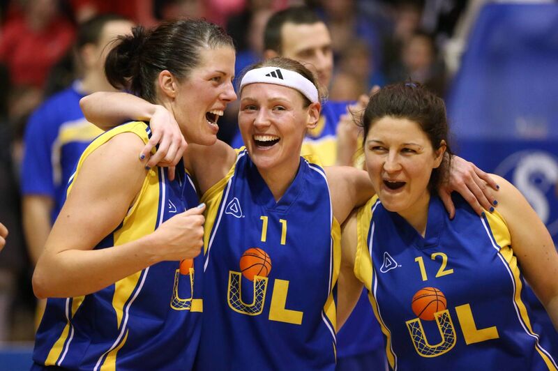 UL Huskies' Michelle Fahy, Rachael Vanderwal and Aine Staunton. Picture: INPHO/Cathal Noonan UL Huskies' Michelle Fahy, Rachael Vanderwal and Aine Staunton. Picture: INPHO/Cathal Noonan