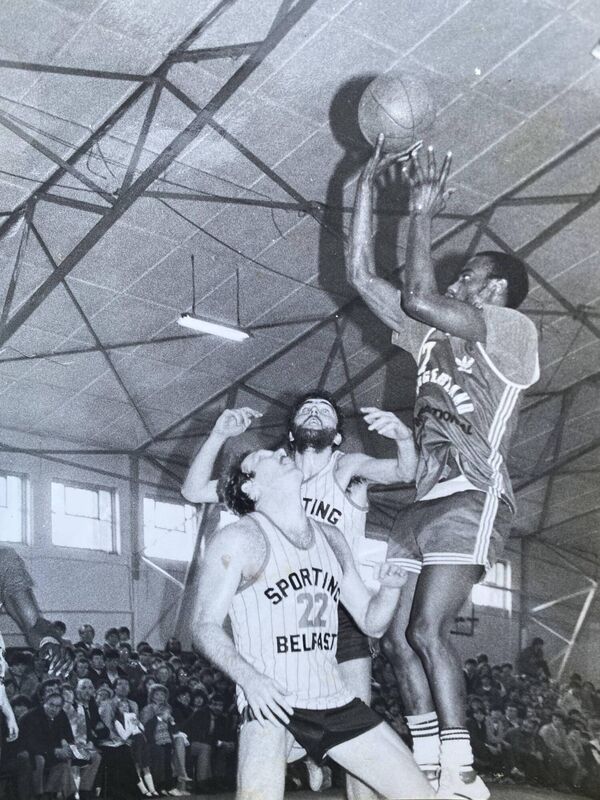 Lennie McMillian about to shoot for Burgerland against Sporting Belfast at Parochial Hall. Lennie McMillian about to shoot for Burgerland against Sporting Belfast at Parochial Hall.