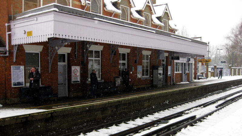 De-icing platforms get share of £9.4m fund to revolutionise railways De-icing platforms get share of £9.4m fund to revolutionise railways