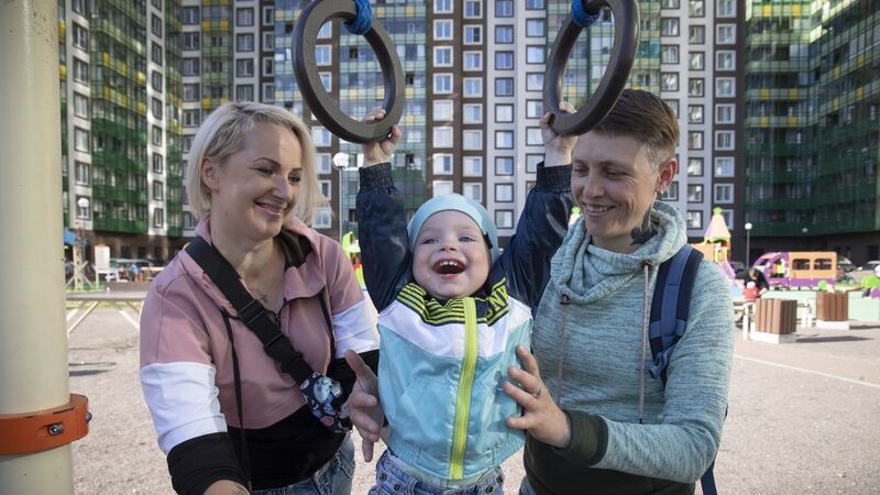 Hopes of marriage for Russian same-sex couples ended by constitutional amendment