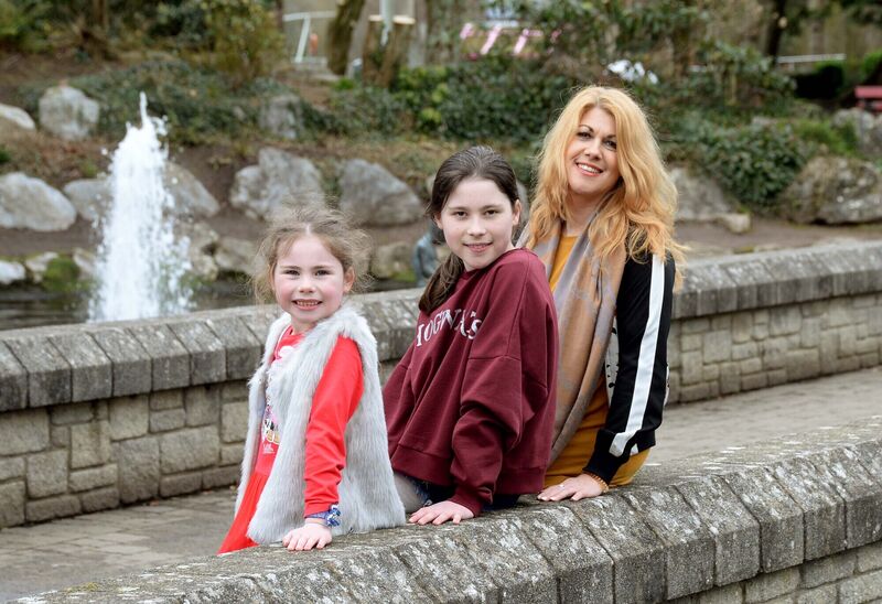Louise Gould and her daughters Hannah and Ellie Donovan.Picture Denis Minihane.