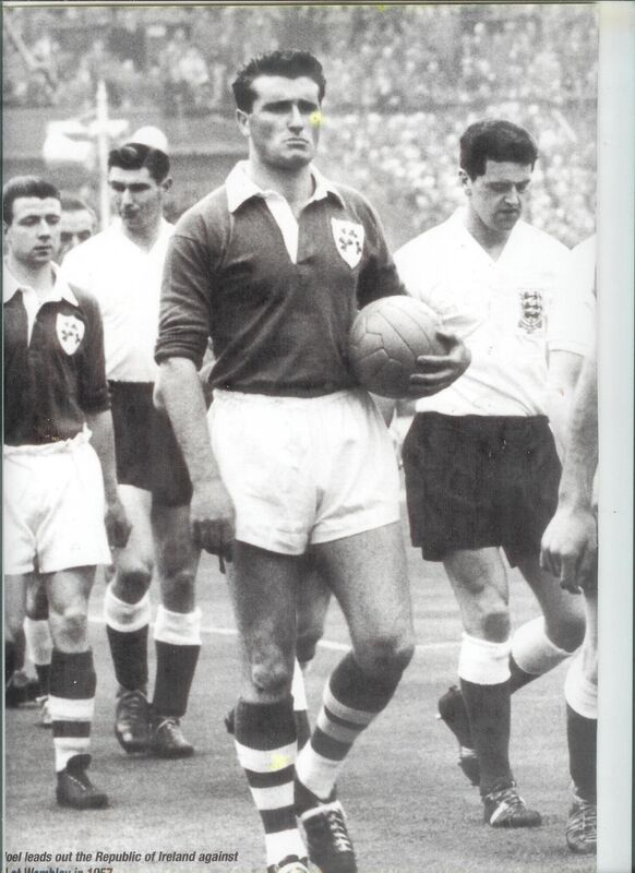 Noel Cantwell leading Ireland on to Daymount v England 1957