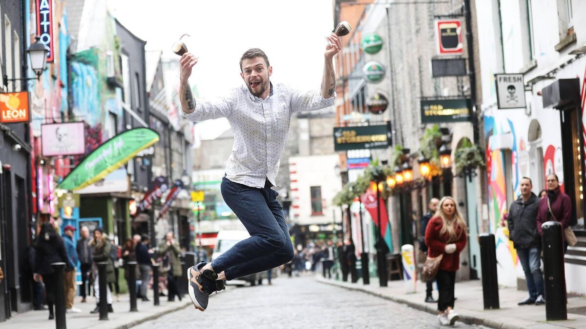Cork barman sets new world record for making Irish coffee 