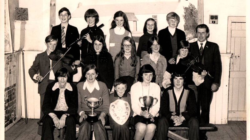 Onóir Ard Ollaimh á bhronnadh ag Comhaltas ar Ó Muimhneacháin