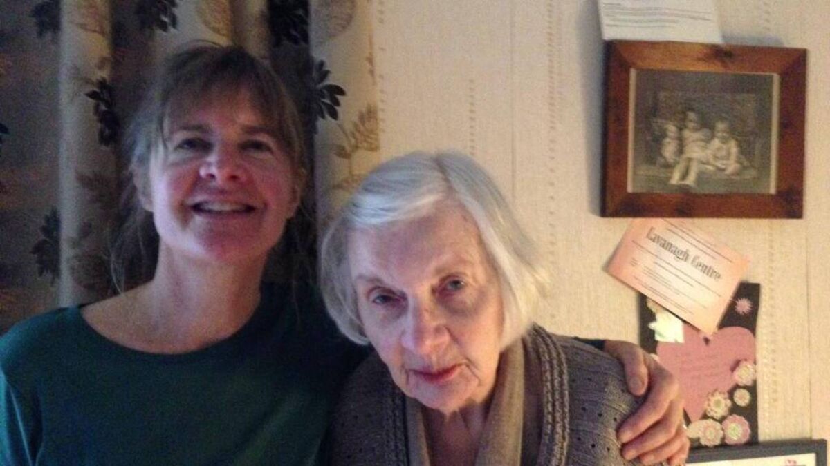 Cork artist paints people with dementia - inspired by her own mum