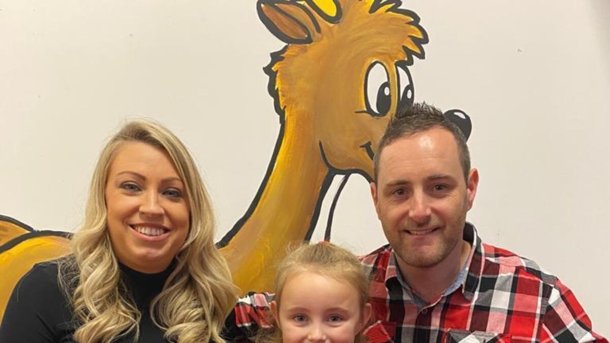 Fast-acting five-year-old saves her mother's life 