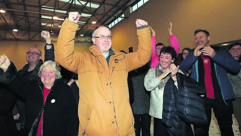 Mick Barry: ‘Fianna Fáil and Fine Gael are the parties of the 1%, of the wealthy, of the landlords’ Mick Barry: ‘Fianna Fáil and Fine Gael are the parties of the 1%, of the wealthy, of the landlords’